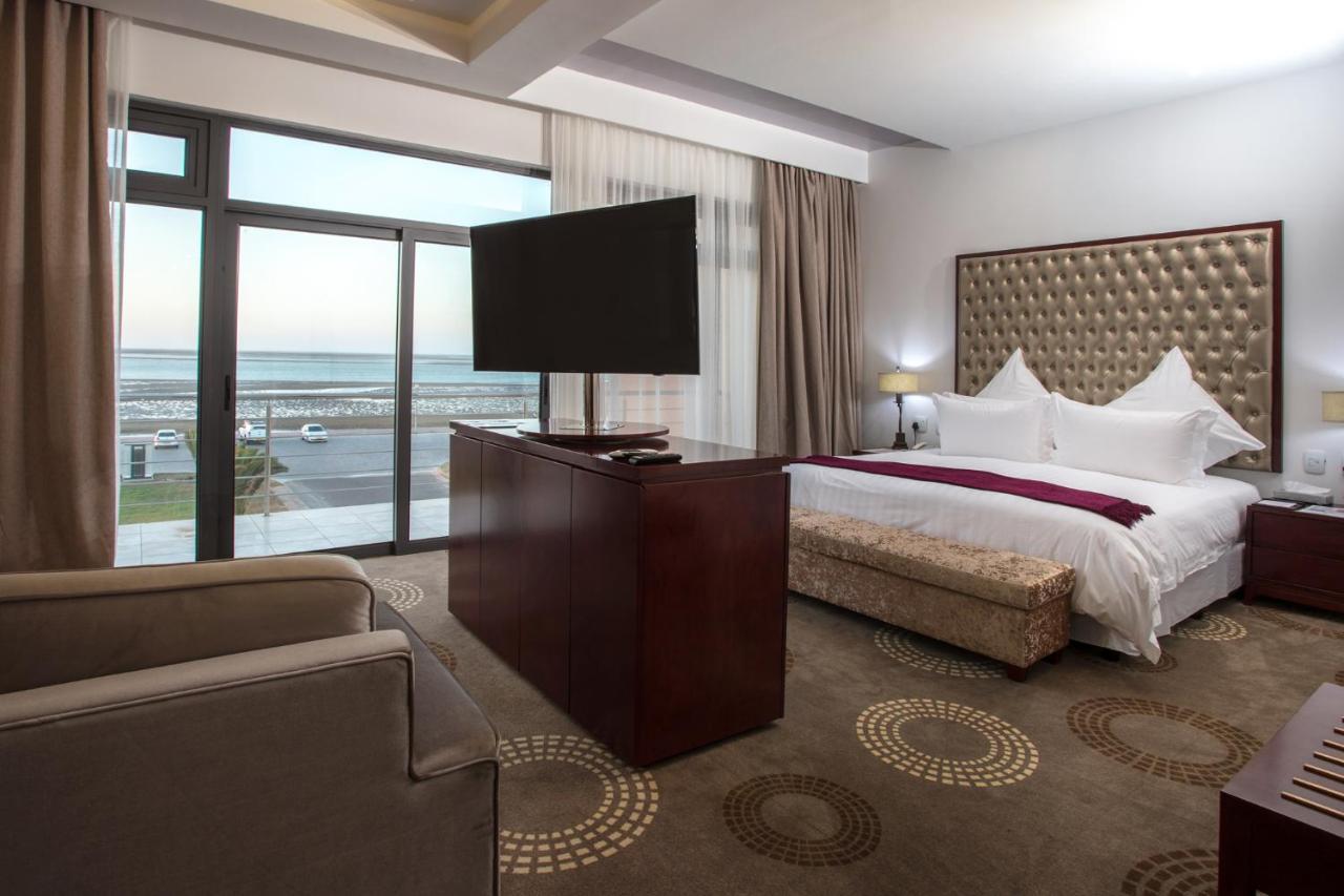 Flamingo Villas Boutique Hotel Уолфиш-Бей Экстерьер фото