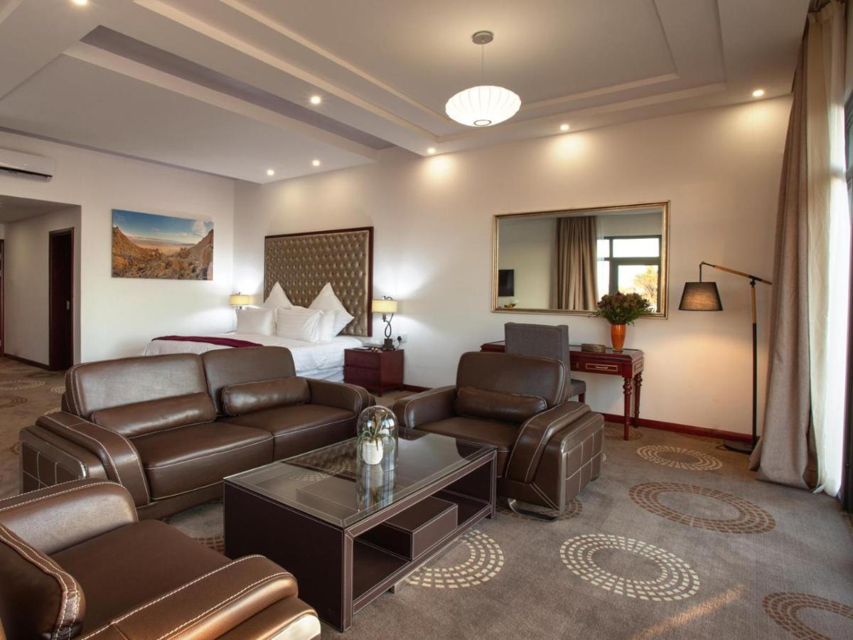 Flamingo Villas Boutique Hotel Уолфиш-Бей Экстерьер фото