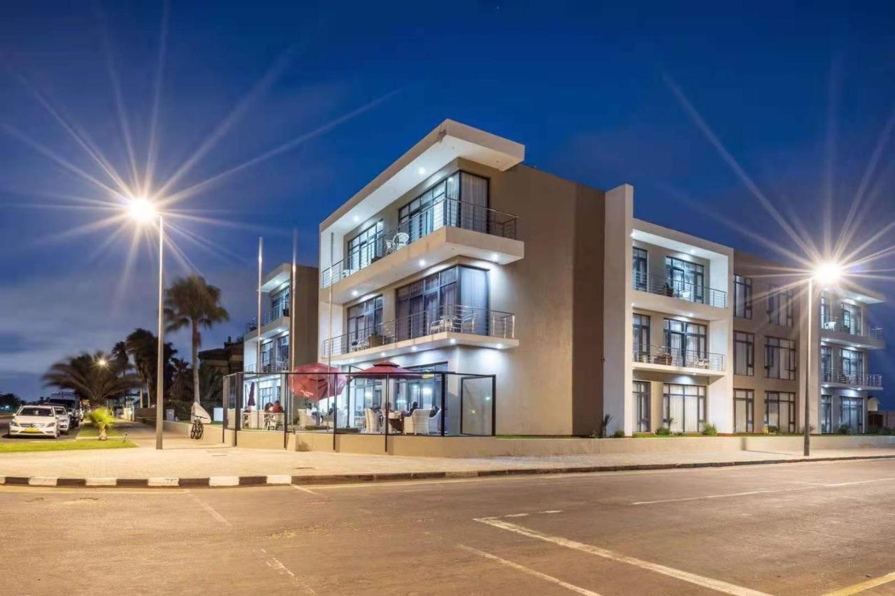 Flamingo Villas Boutique Hotel Уолфиш-Бей Экстерьер фото