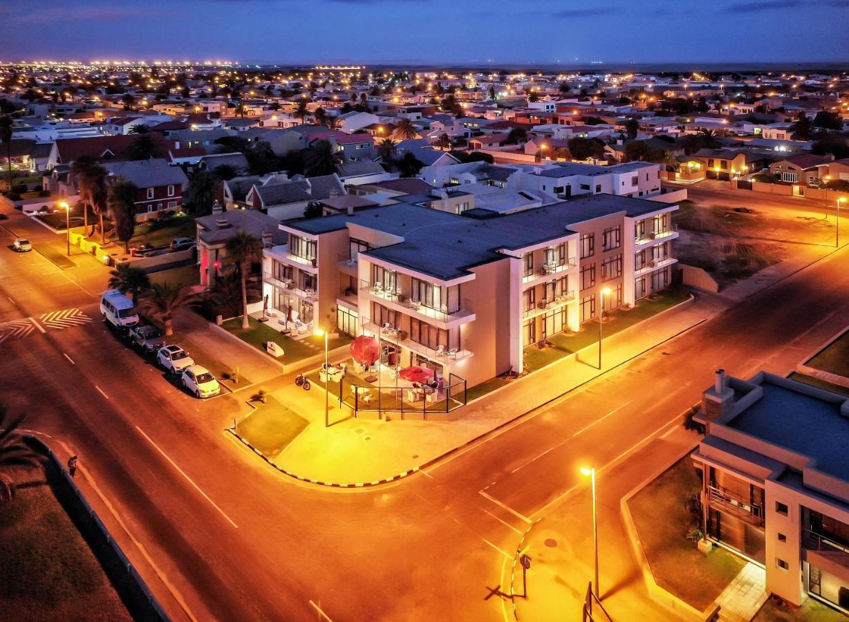 Flamingo Villas Boutique Hotel Уолфиш-Бей Экстерьер фото