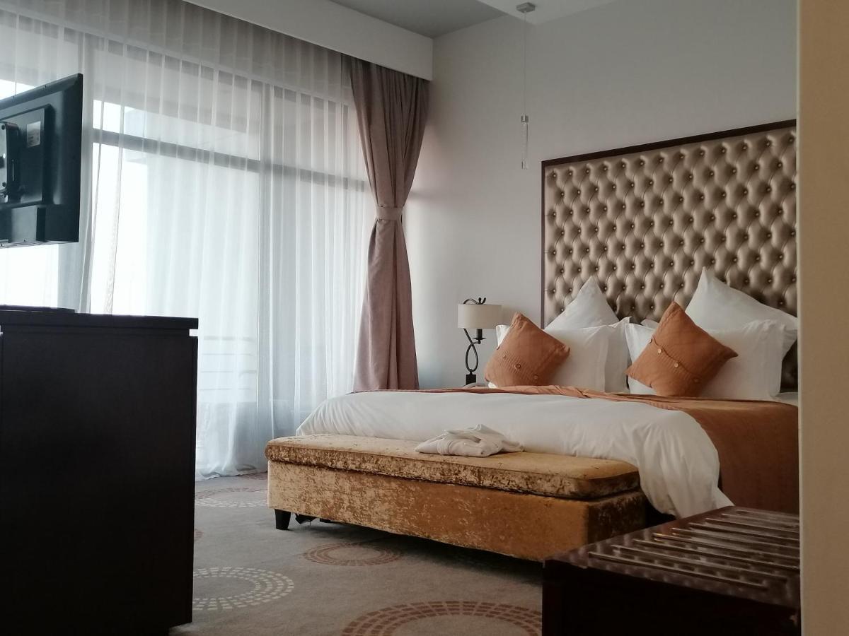Flamingo Villas Boutique Hotel Уолфиш-Бей Экстерьер фото