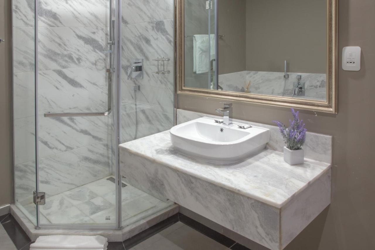 Flamingo Villas Boutique Hotel Уолфиш-Бей Экстерьер фото