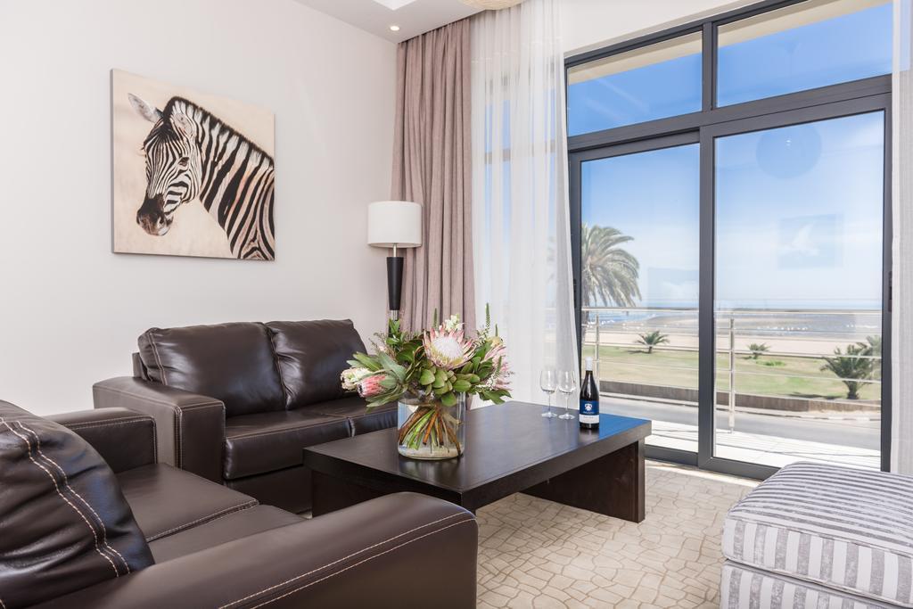 Flamingo Villas Boutique Hotel Уолфиш-Бей Экстерьер фото