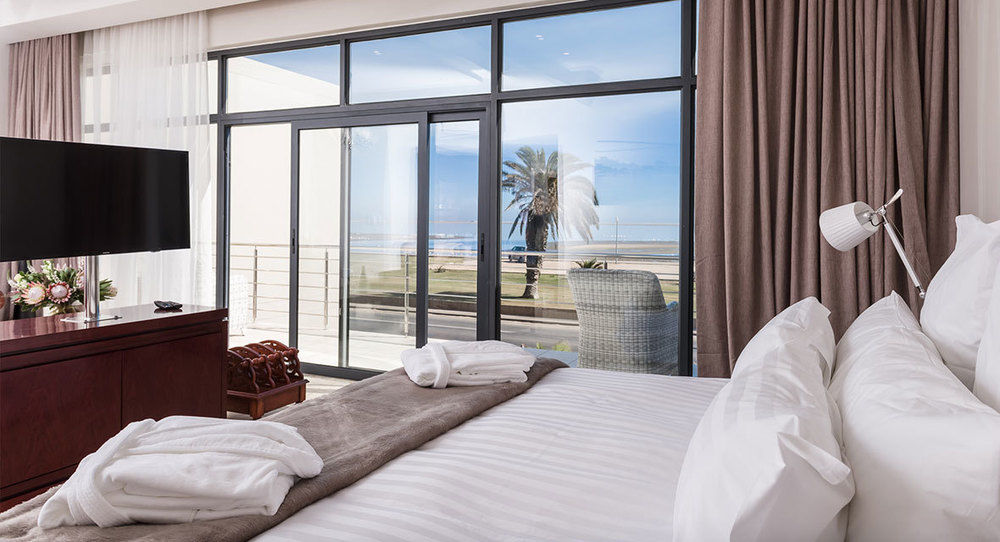 Flamingo Villas Boutique Hotel Уолфиш-Бей Экстерьер фото